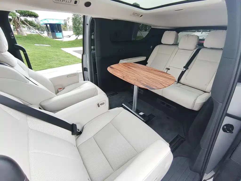Li Auto Li MEGA — миниатюра 16