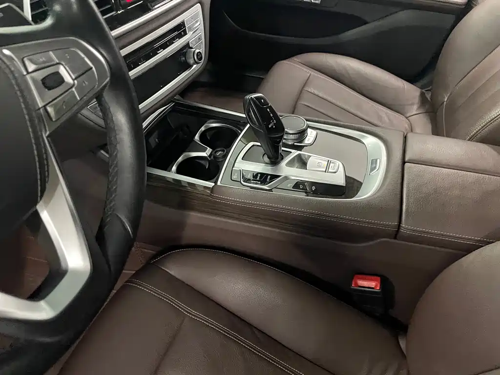 BMW 7 Series — миниатюра 15