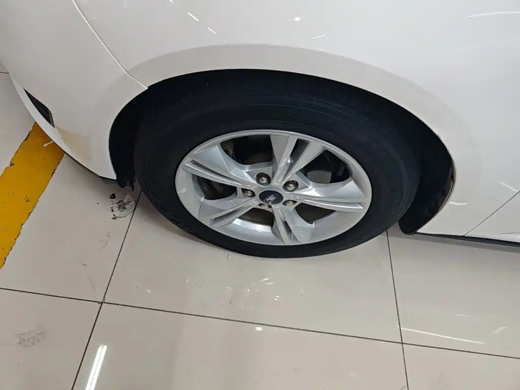 Ford Focus — миниатюра 23