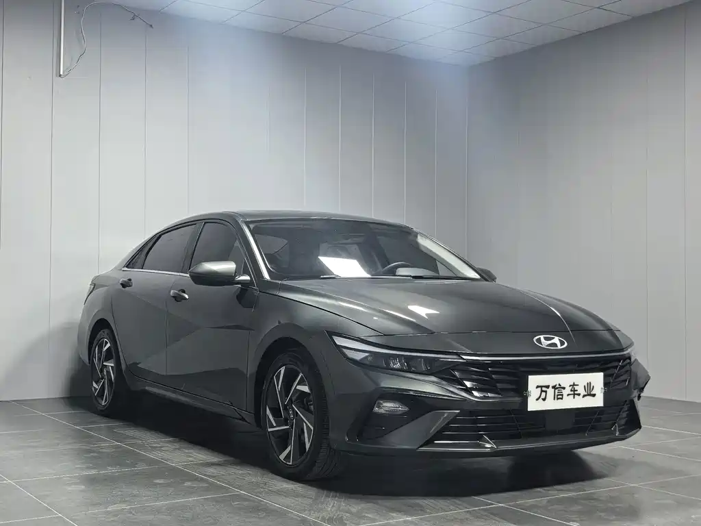 Hyundai Elantra — миниатюра 3