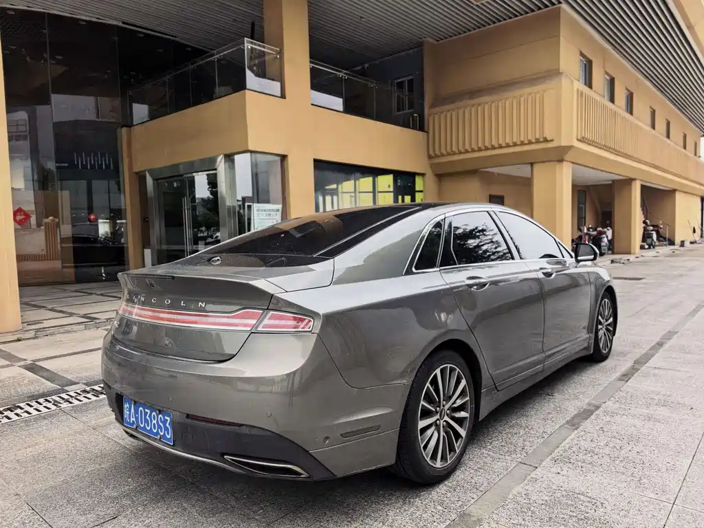Lincoln MKZ — миниатюра 4