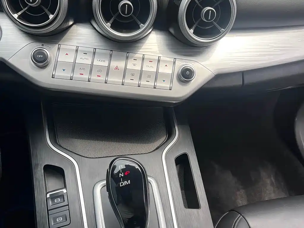 Wey Wey VV7 — миниатюра 8