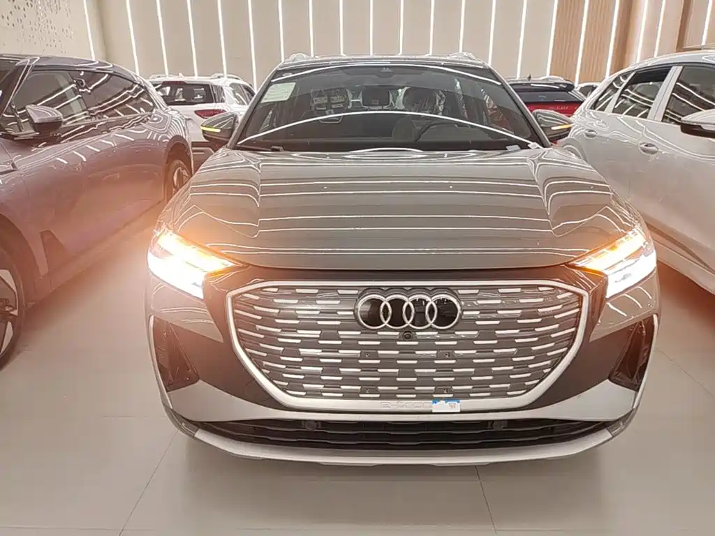 Audi Q4 e-tron — миниатюра 3