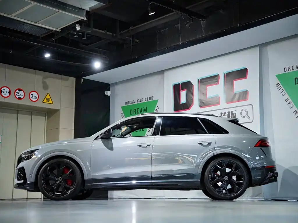 Audi RS Q8 — миниатюра 12