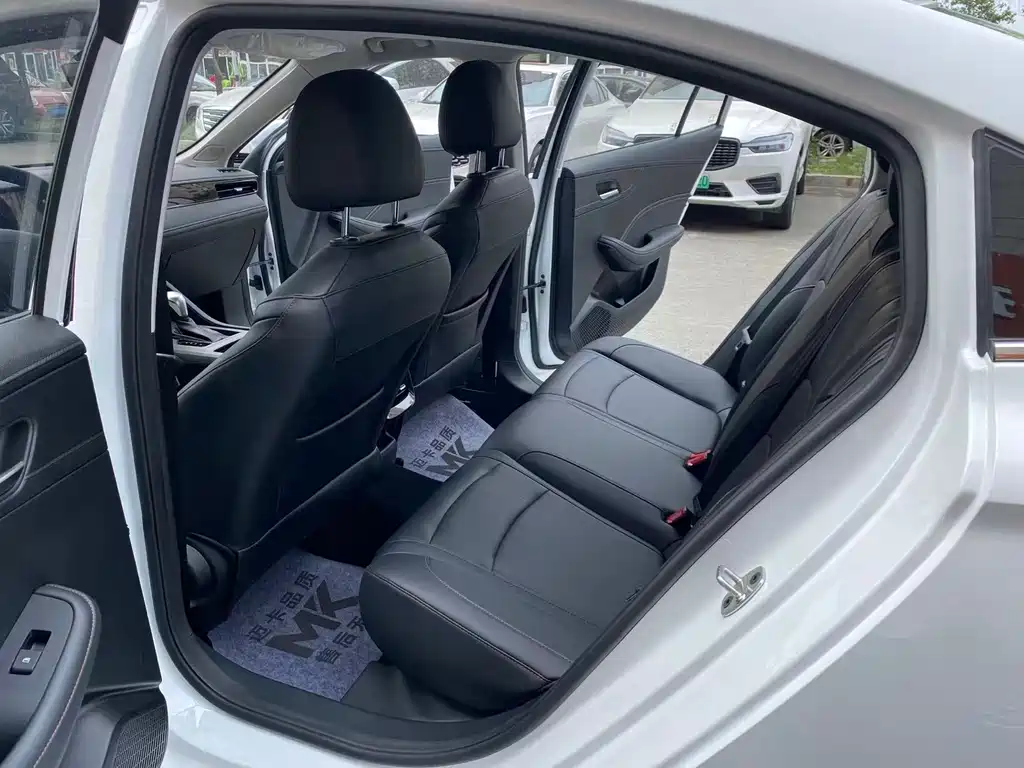 Roewe i5 2023 1.5L CVT Luxury