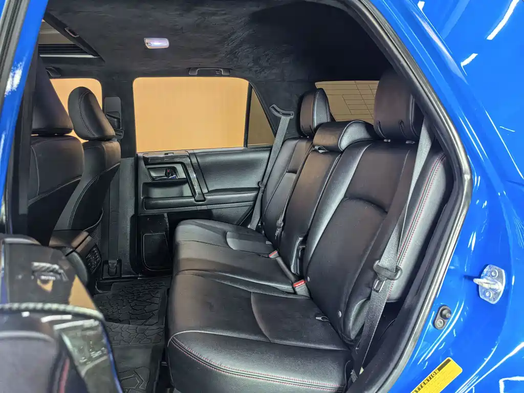 Toyota 4Runner — миниатюра 12