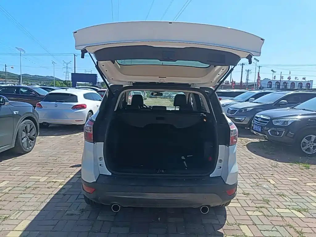 Ford Kuga — миниатюра 19