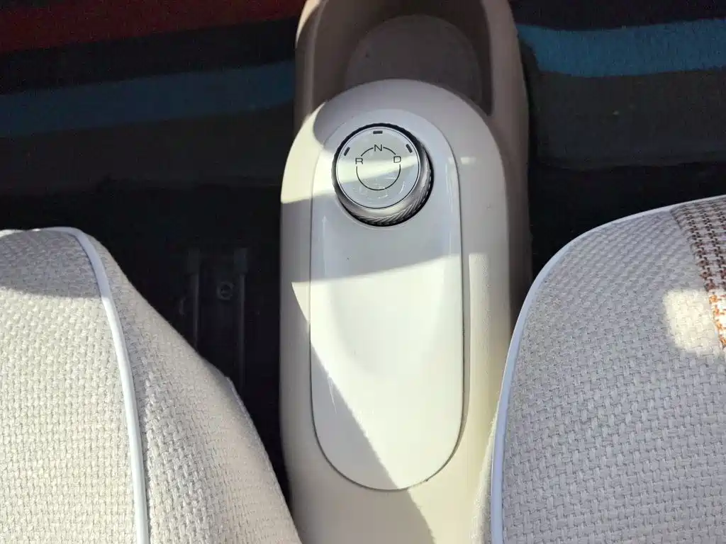 Wuling MINIEV — миниатюра 8