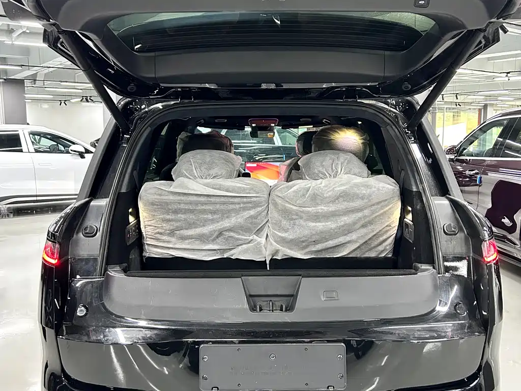 Lynk & Co 900 2025 2.0T Ultra 6 мест