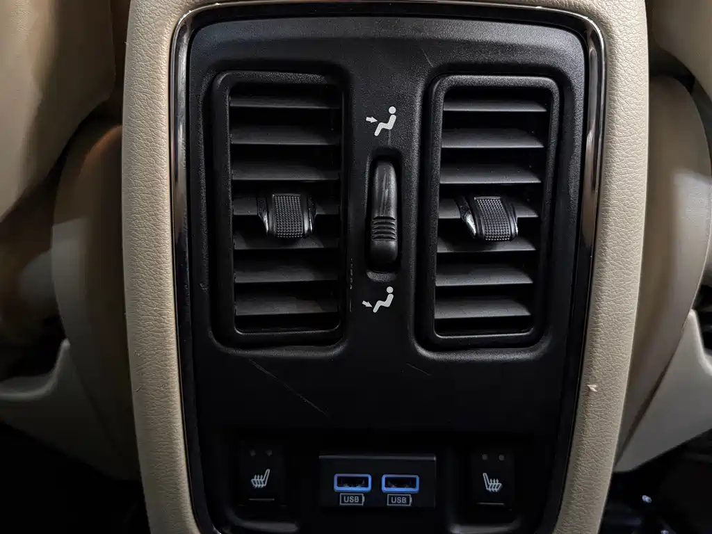 Jeep Grand Cherokee (Import) — миниатюра 15