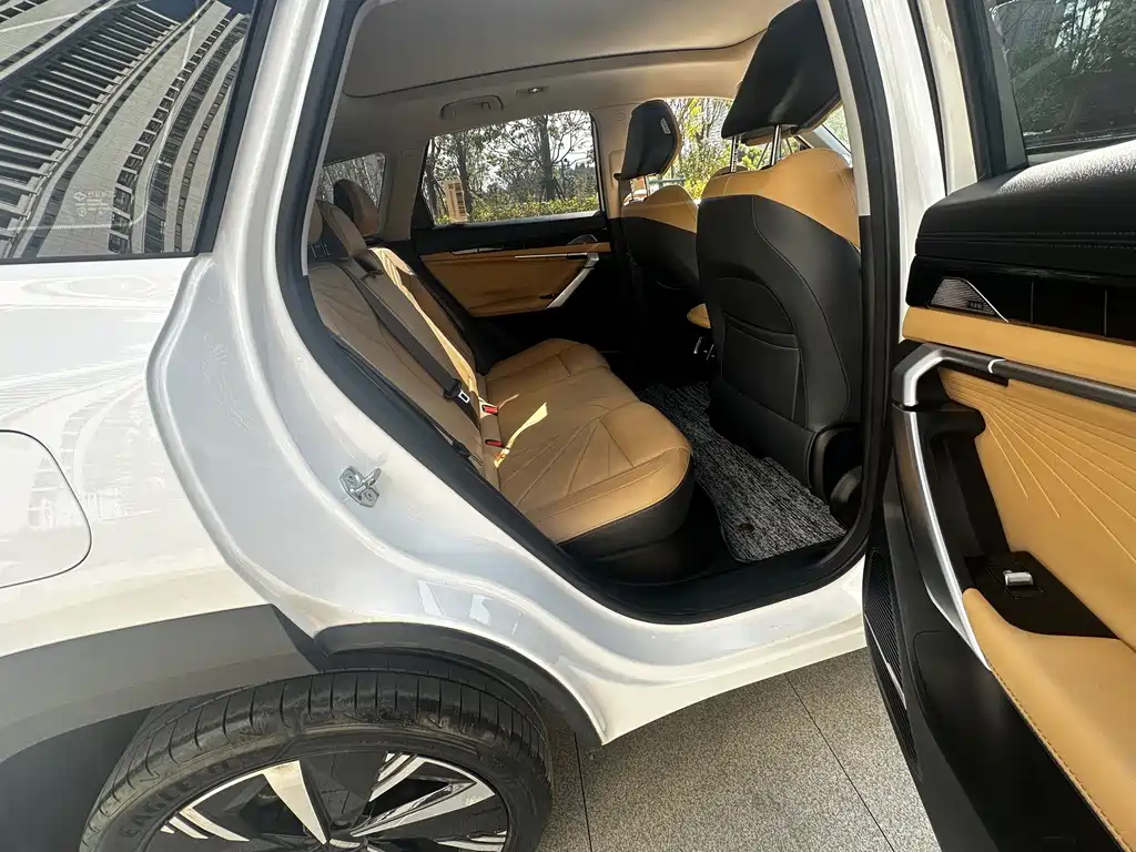 Geely Boyue L — миниатюра 9