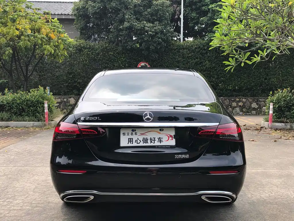 Mercedes-Benz E-Class — миниатюра 5