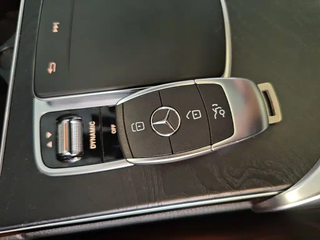 Mercedes-Benz C-Class (Import) — миниатюра 9
