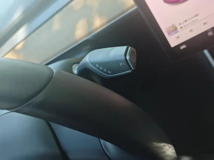 Tesla Model 3 — миниатюра 16