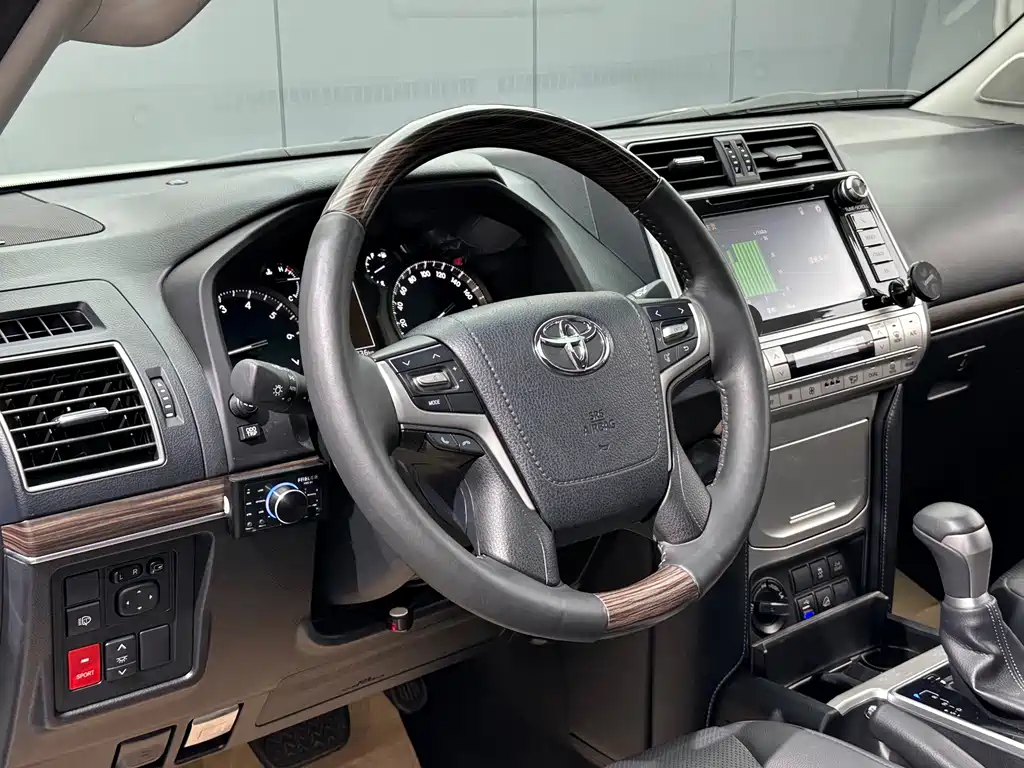 Toyota Prado — миниатюра 10