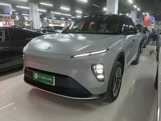 NIO ES8