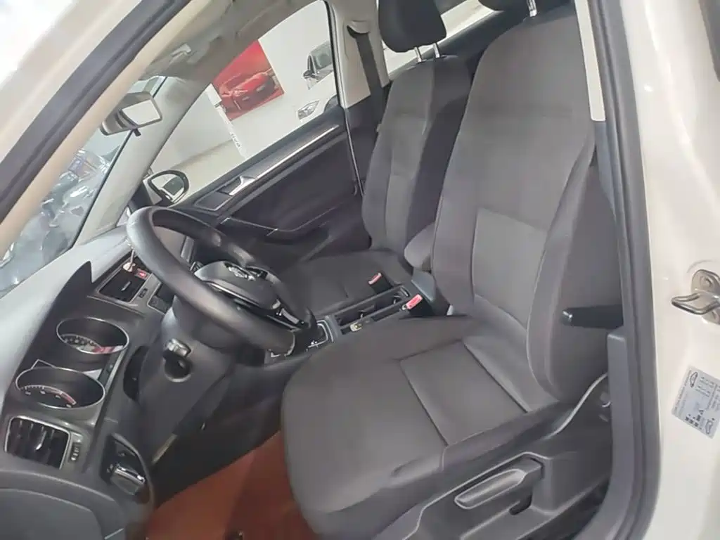 Volkswagen Golf — миниатюра 15