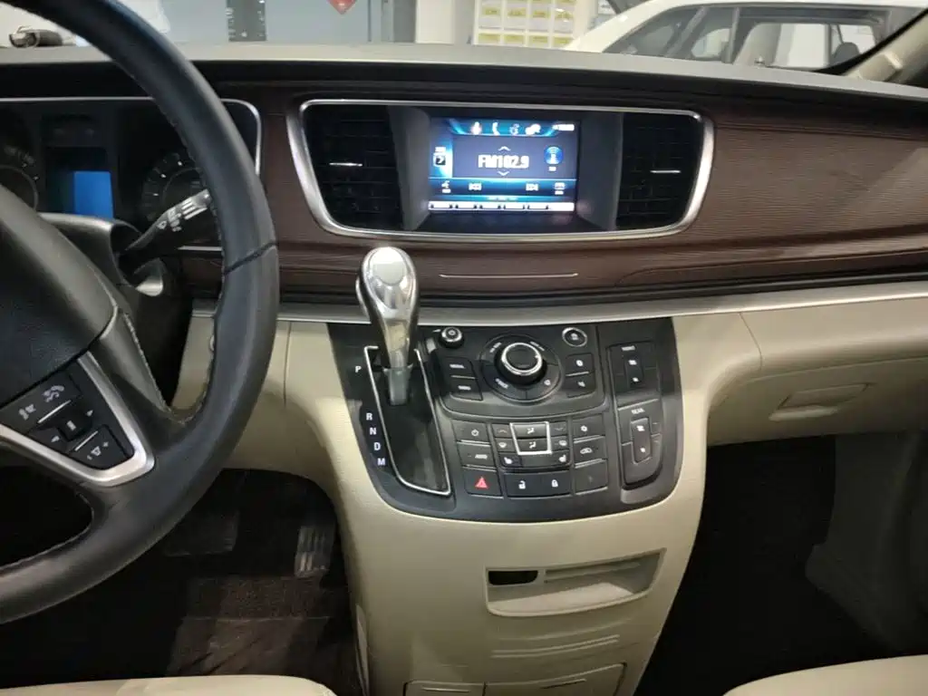 Buick GL8 — миниатюра 13