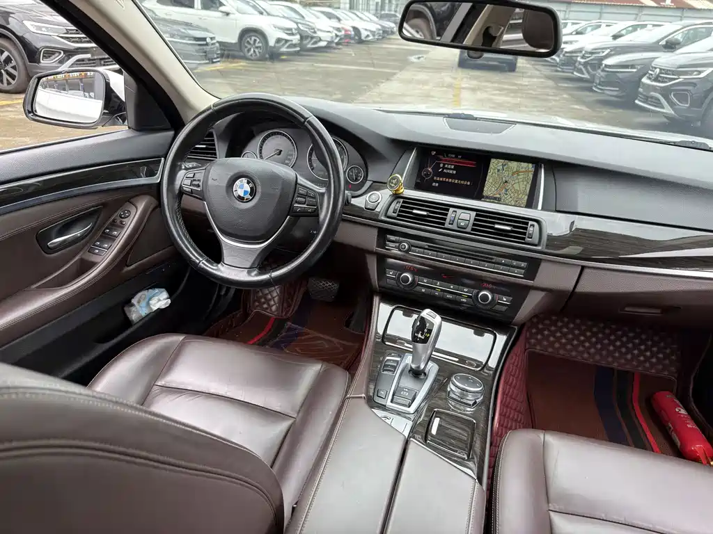 BMW 5 Series — миниатюра 9