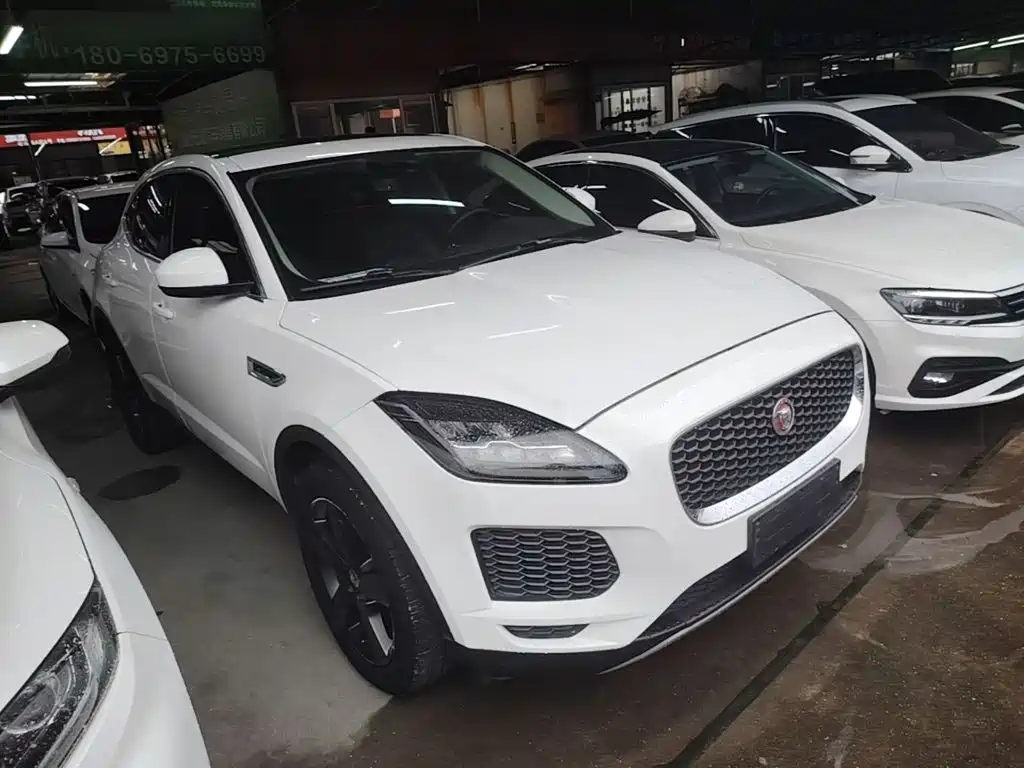 Jaguar E-PACE — миниатюра 4