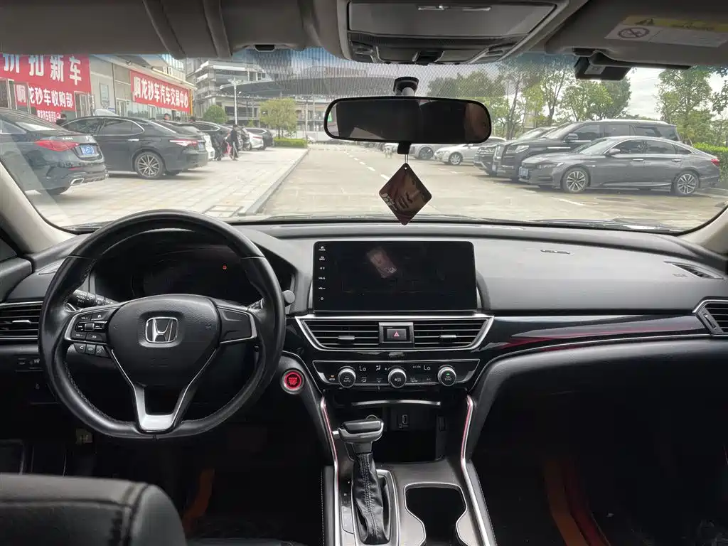 Honda Accord — миниатюра 9