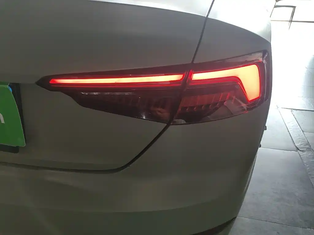 Audi A5 (Import) — миниатюра 8