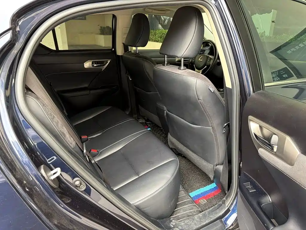 Lexus CT — миниатюра 9
