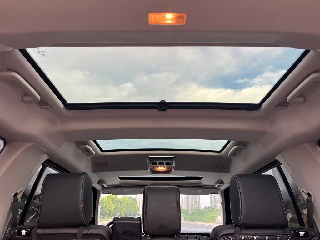 Land Rover Discovery — миниатюра 16
