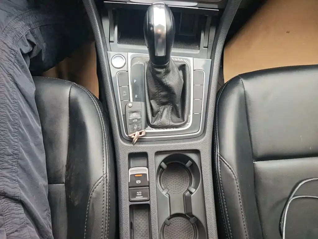 Volkswagen Golf — миниатюра 14