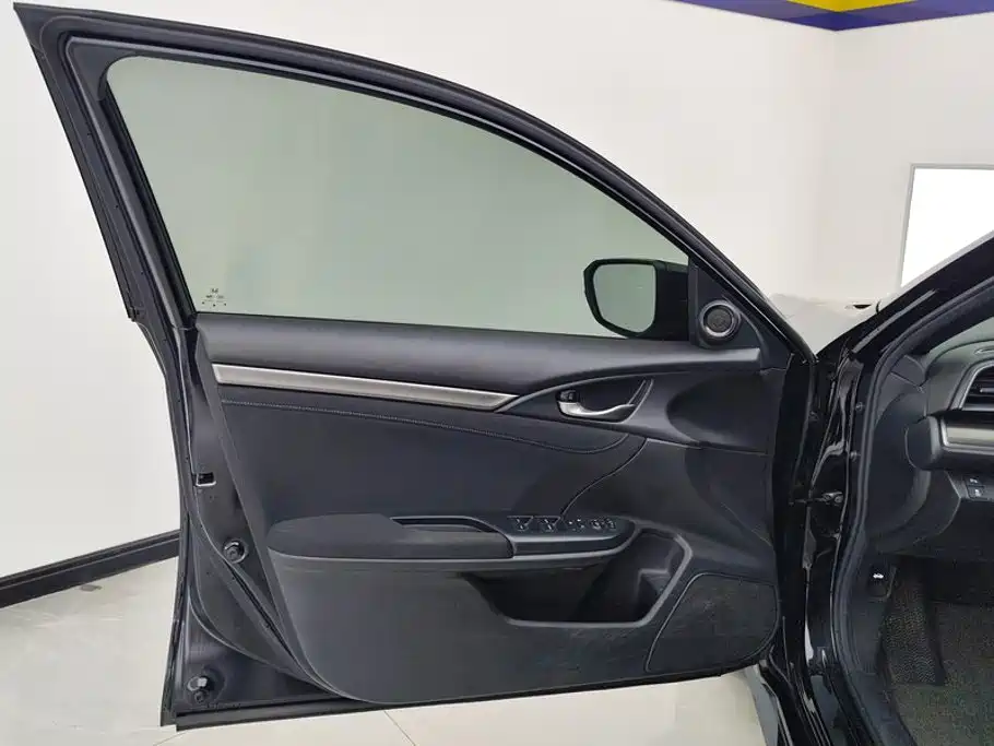 Honda Civic — миниатюра 7