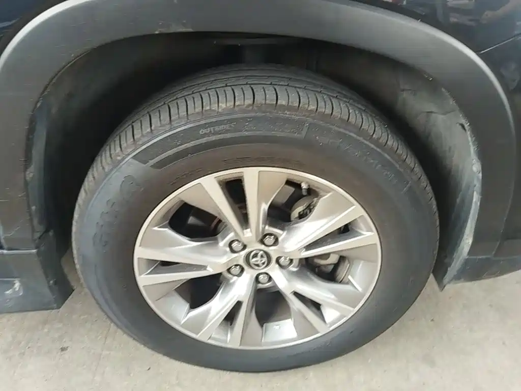Toyota Highlander — миниатюра 12
