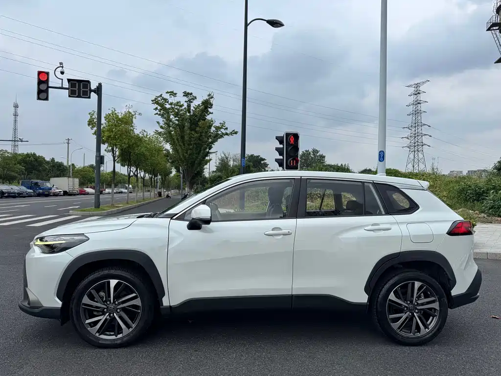 Toyota Frontlander — миниатюра 7