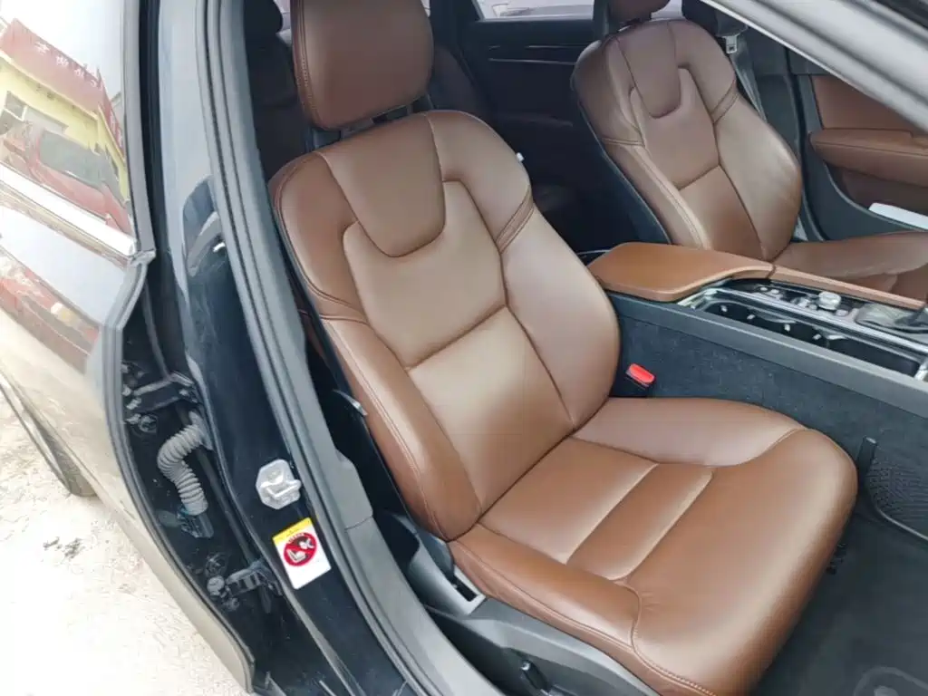 Volvo S90 — миниатюра 25