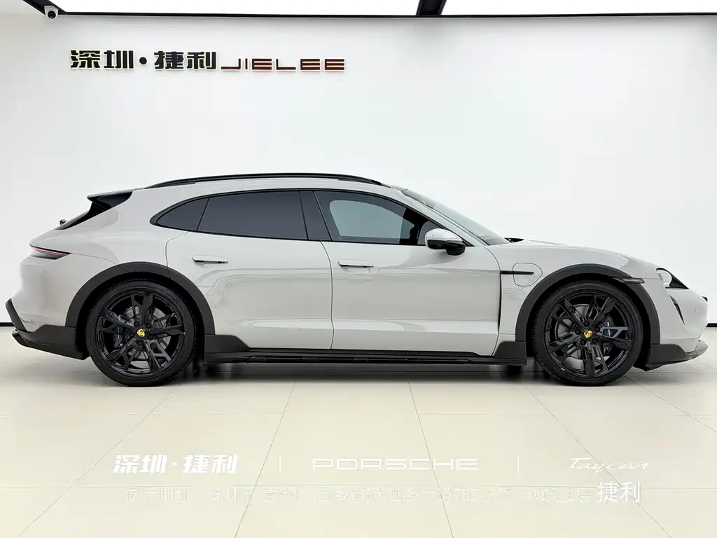 Porsche Taycan — миниатюра 3