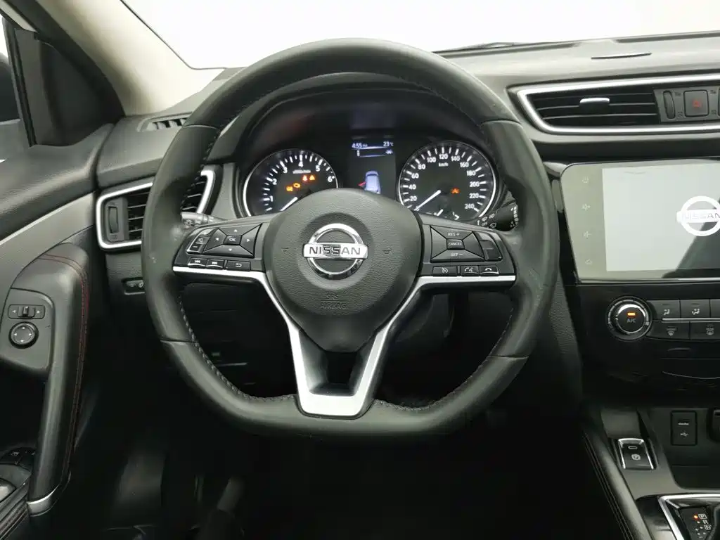 Nissan Qashqai — миниатюра 11