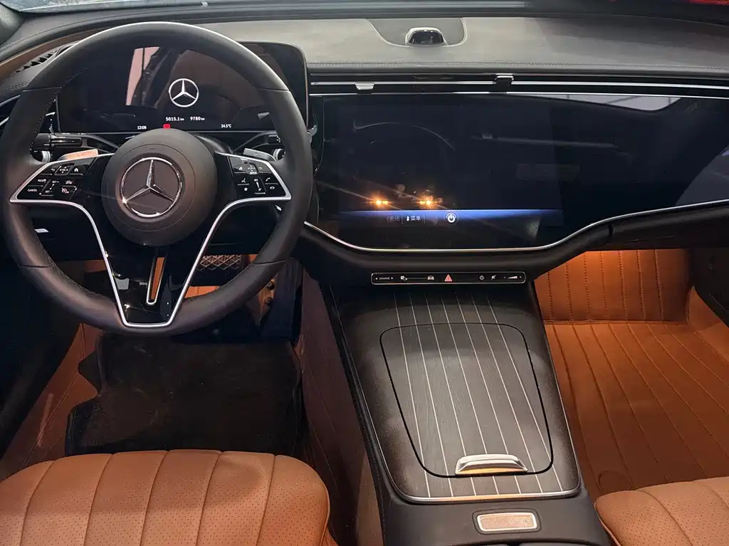 Mercedes-Benz E-Class — миниатюра 7