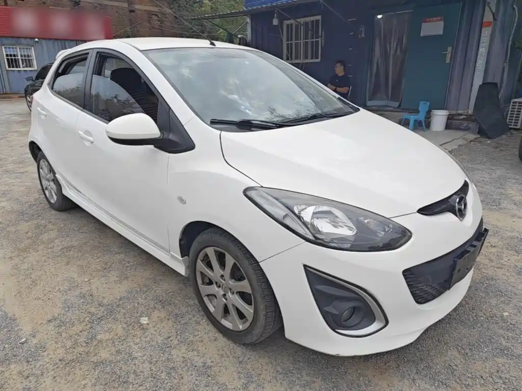 Mazda 2 — миниатюра 4