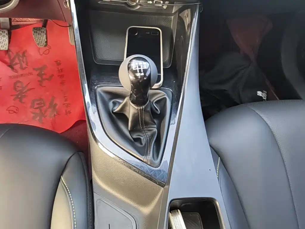 Roewe i5 — миниатюра 14
