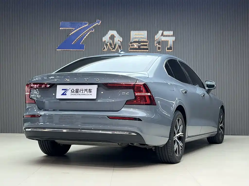 Volvo S60 2024 B4 Luxury