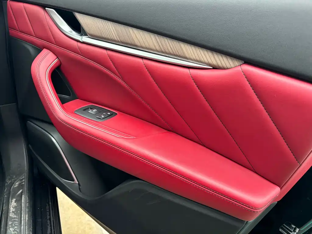 Maserati Levante — миниатюра 12
