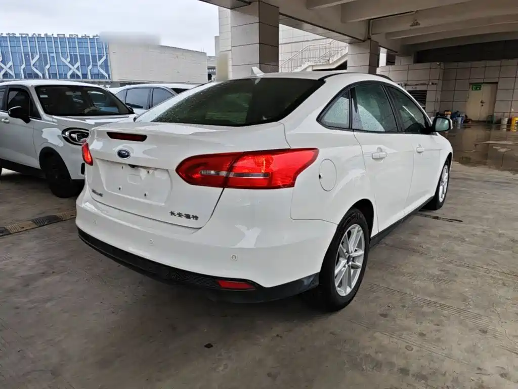 Ford Focus — миниатюра 7