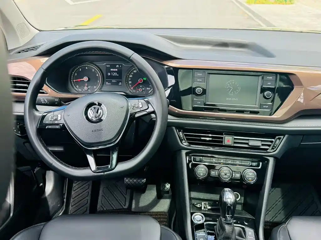 Volkswagen Tharu — миниатюра 5