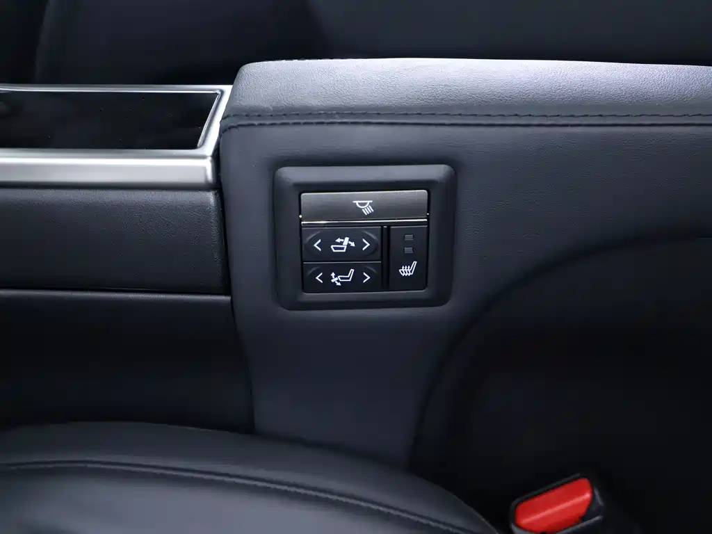 Toyota Vellfire 2020 2.5L HV Luxury