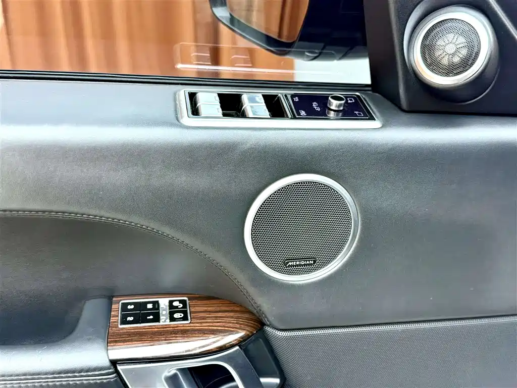 Land Rover Range Rover — миниатюра 15