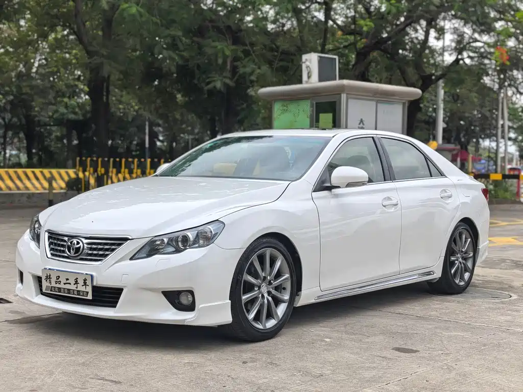 Toyota Reiz 2013