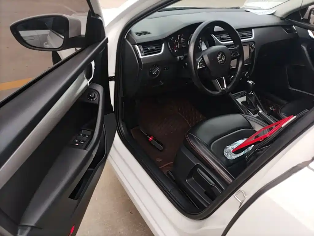 Skoda Octavia — миниатюра 16