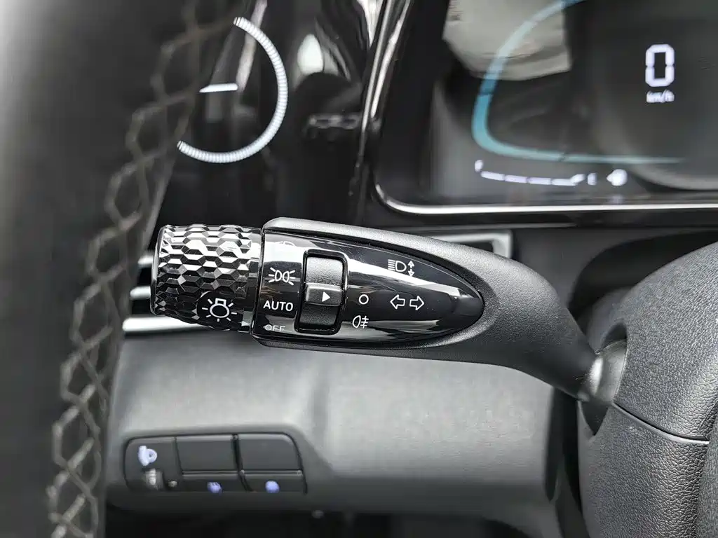 Hyundai Elantra — миниатюра 21