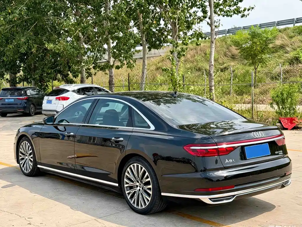 Audi A8 — миниатюра 4