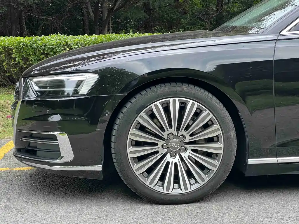 Audi A8 — миниатюра 3