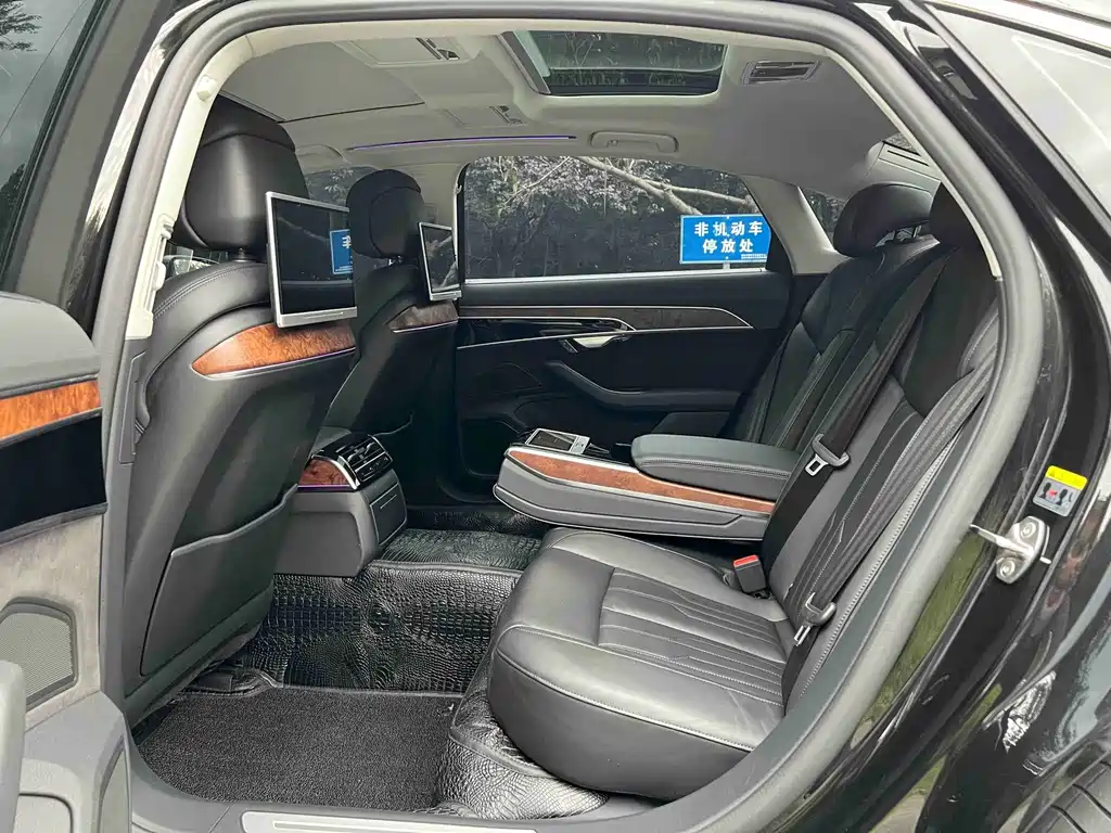 Audi A8 — миниатюра 8